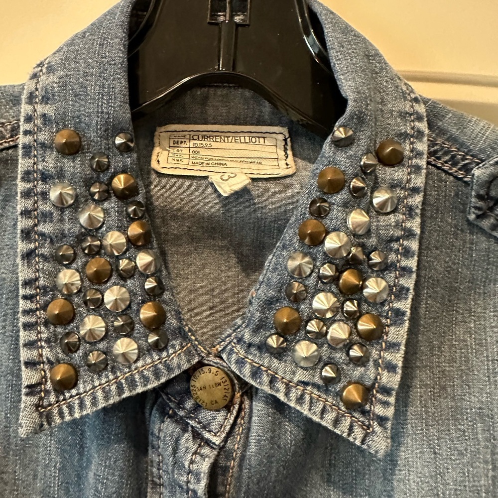 CURRENT ELLIOT ‘PERFECT DENIM SHIRT’ WITH STUDDED COLLAR SIZE LARGE